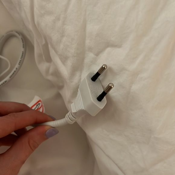 Rowenta Flat Iron Type C Outlet - Picture 4 of 4